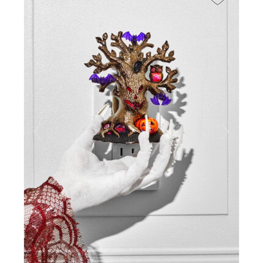 BATH BODY WORKS HALLOWEEN 2022 MONSTER TREE NIGHTLIGHT